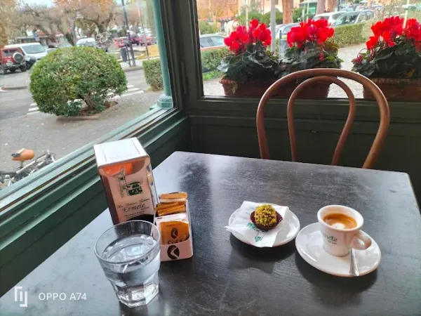 Bar Ermete in Piazza del Comune