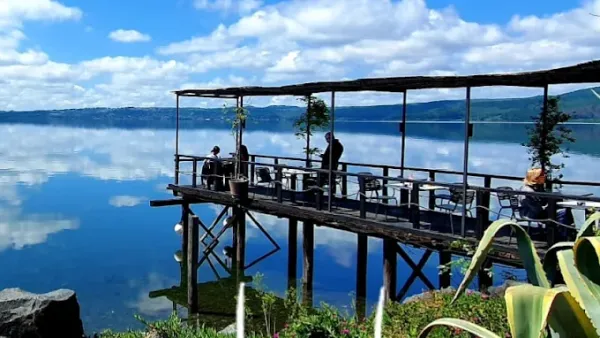 Bar La Vela sul lungolago